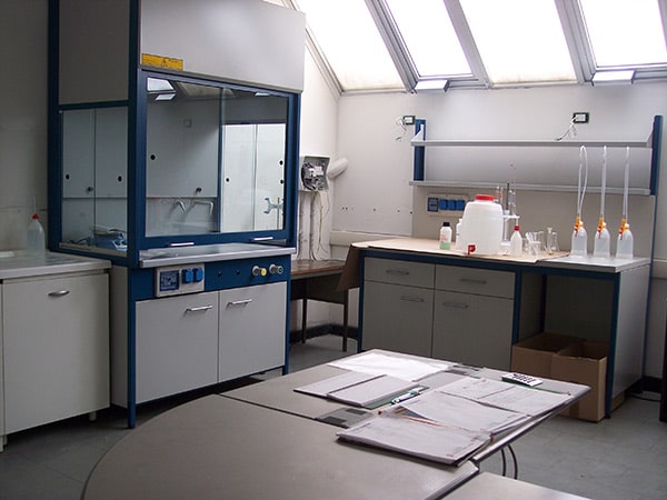 laboratorio-analisi-anodizzazione